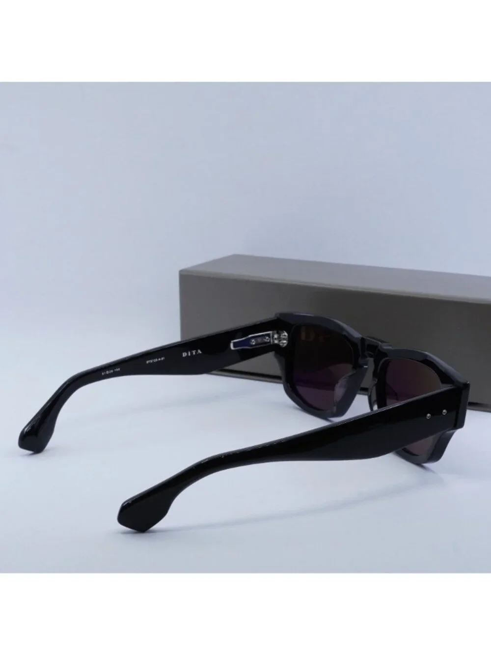 Dita BANTOS DTS-723-A-01 Square Sunglasses - Black / Grey
